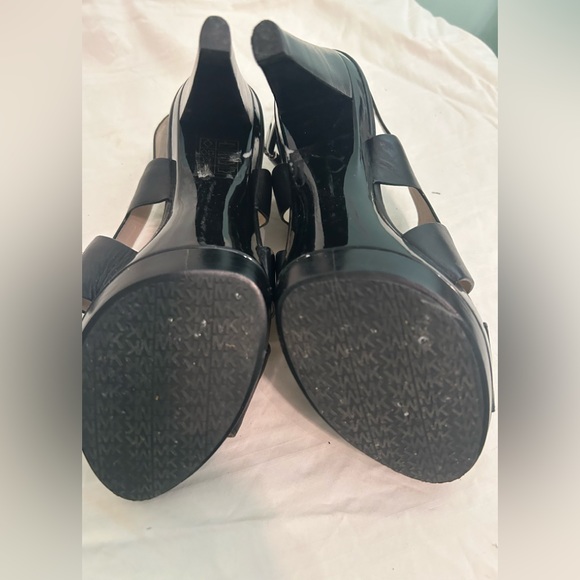 NWOT Michael Kors shoes - Picture 6 of 7